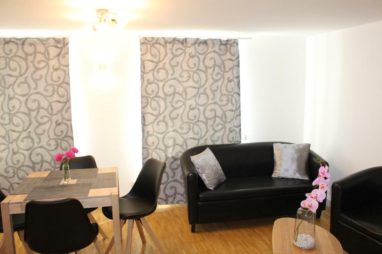Inside Apartments Σπάιερ Εξωτερικό φωτογραφία